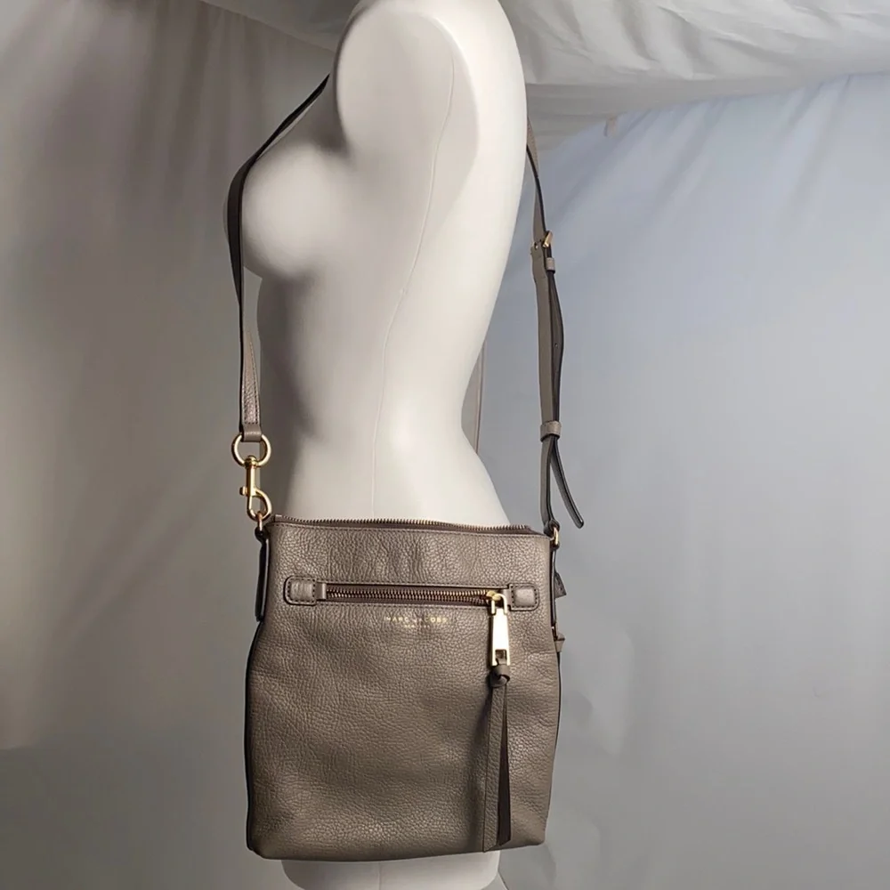 Marc Jacobs Recruit leather crossbody bag in Beige